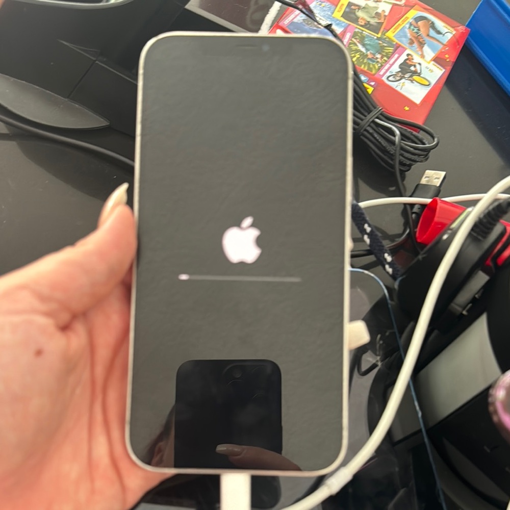 Apple iPhone White Sleek Design Advanced Features
